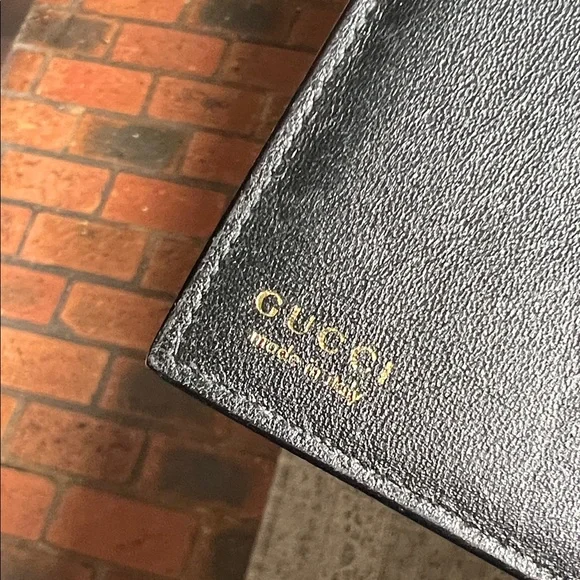 Vintage Gucci Black Leather Wallet with Gold Tone Clasp - Picture 10 of 16